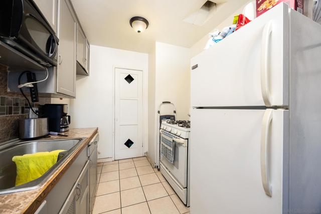 Image 22 of 32 For 3833 42nd St