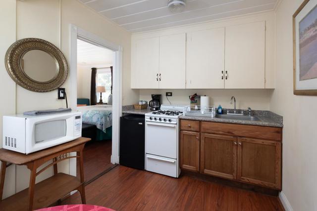 620 El Salto Drive, Capitola CA: https://media.crmls.org/mediaz/1f2f2e9d-f118-4612-a131-6885ce9a118b.jpg