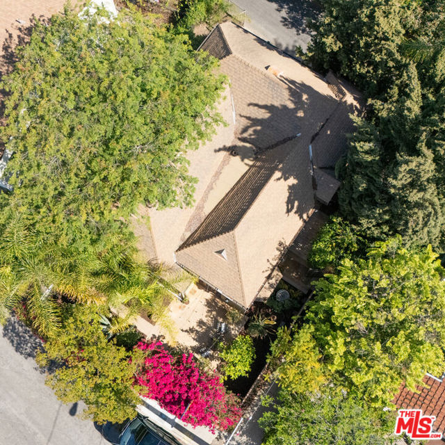 263 Lamont Drive, Los Angeles CA: https://media.crmls.org/mediaz/1f2f69fc-beec-40db-92cf-fd3f1859fb44.jpg