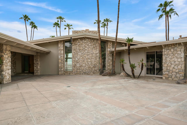 925 W Coronado Avenue, Palm Springs, CA 92262