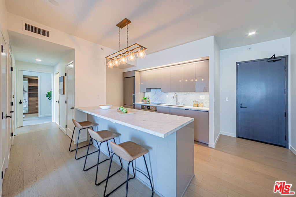 1050 S GRAND Avenue 903, Los Angeles, CA 90015