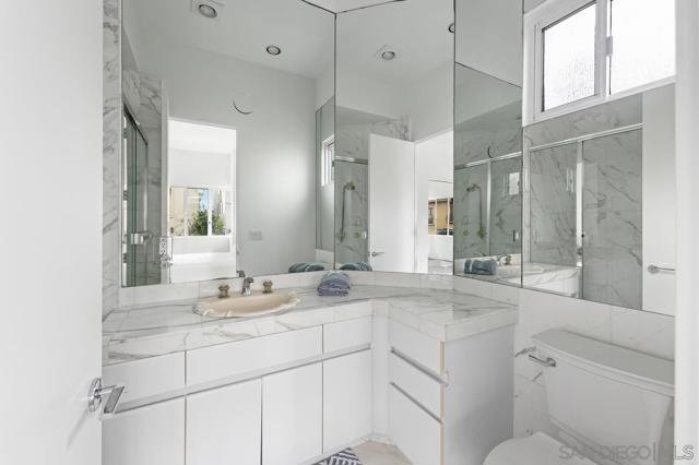 Image 32 of 50 For 25 Green Turtle Rd