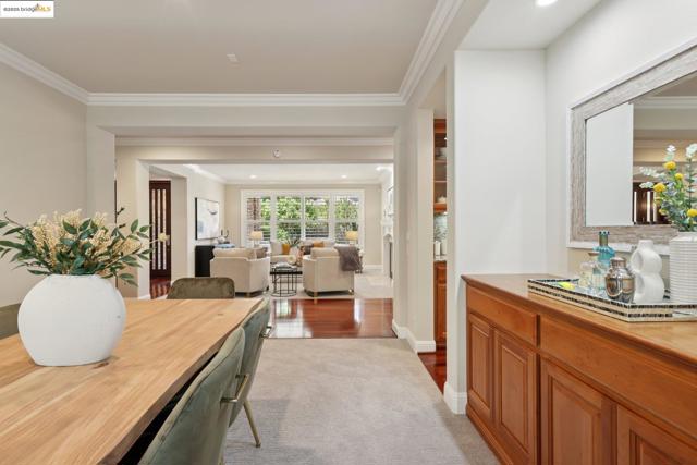 125 Mystic Pl, Alamo CA: https://media.crmls.org/mediaz/1f31e542-7bce-4fb2-b4d8-121b80405521.jpg
