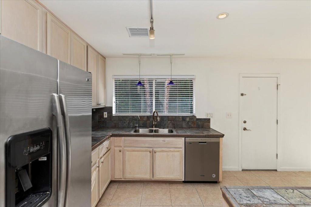 MLS #219138799DA image #11