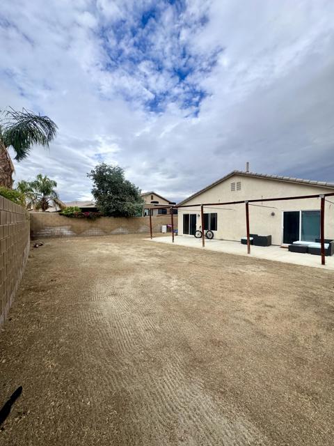 40567 Broadmoor Drive, Indio CA: https://media.crmls.org/mediaz/1f32aa40-1fad-4904-ba21-19b065de3054.jpg