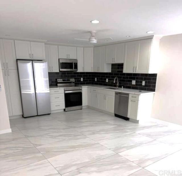 Detail Gallery Image 38 of 43 For 4566 Cove Dr #D,  Carlsbad,  CA 92008 - 2 Beds | 2 Baths