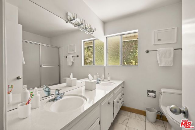 2318 Cheryl Place, Los Angeles CA: https://media.crmls.org/mediaz/1f33f0be-5ca8-4c7d-951f-968088a9a636.jpg