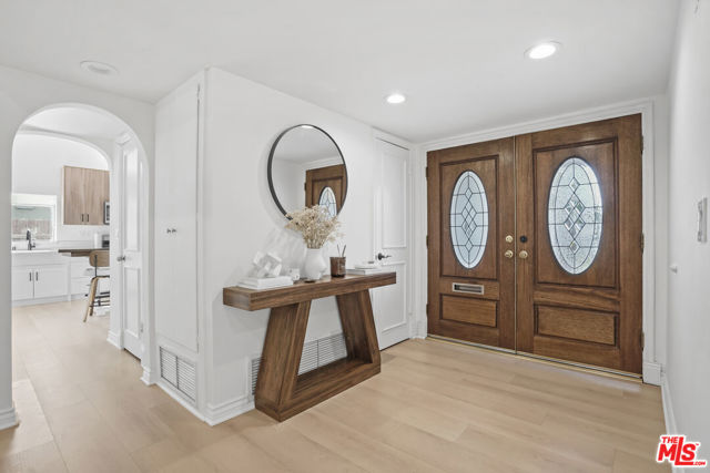 20338 Coulson Street, Woodland Hills CA: https://media.crmls.org/mediaz/1f345da0-1b24-4885-9ce8-e8100b15fbbe.jpg