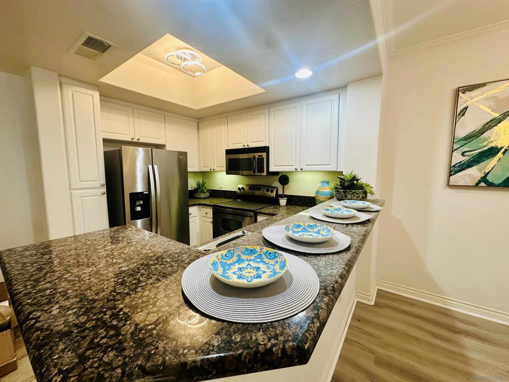9263 Regents Rd - photo 5
