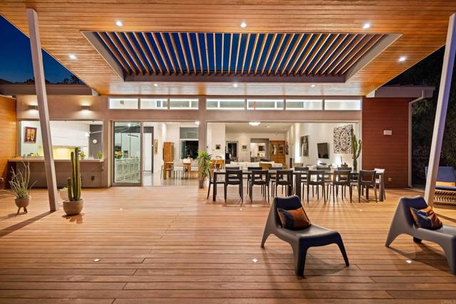 6672 Avenida Andorra, La Jolla CA: https://media.crmls.org/mediaz/1f34be71-611c-477f-bc1f-f75ee9ce4685.jpg