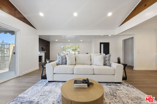 Image 25 of 70 For 19203 Galway Avenue