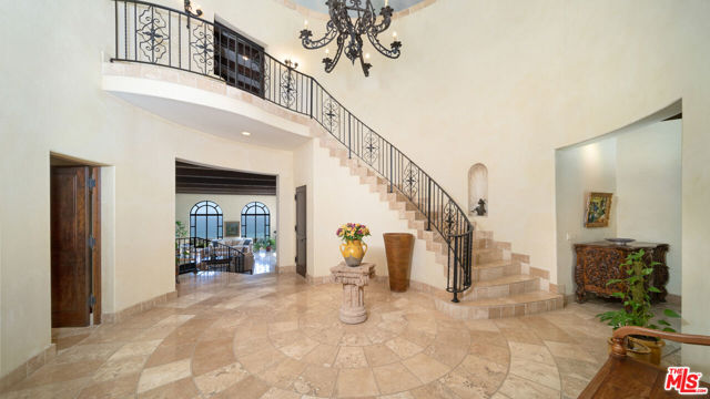23806 Malibu Crest Drive, Malibu CA: https://media.crmls.org/mediaz/1f35c8f4-6da9-4882-bfab-bc6985dc49a6.jpg