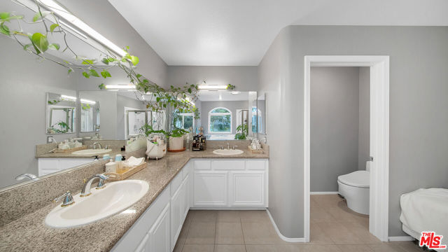 19638 Kilfinan Street, Porter Ranch CA: https://media.crmls.org/mediaz/1f376591-3728-4181-9a98-074bfb214d7b.jpg