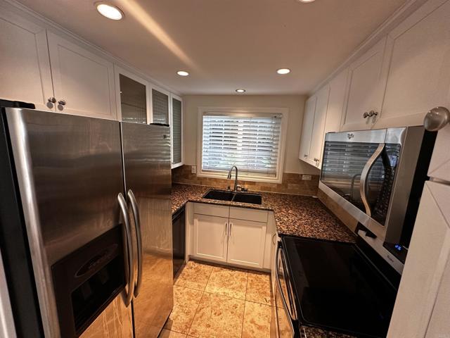 Image 9 of 33 For 767 Eastshore  221
