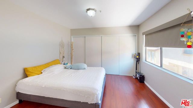 375 S Sierra Madre Boulevard, Pasadena CA: https://media.crmls.org/mediaz/1f37fb2d-9108-494f-bc9e-35613272487c.jpg