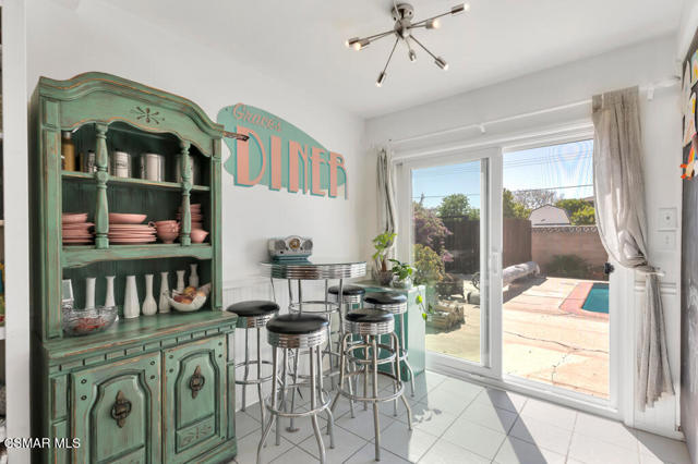 3064 Galena Avenue, Simi Valley CA: https://media.crmls.org/mediaz/1f382017-98a6-4a86-bb06-9f6d9152a1fa.jpg