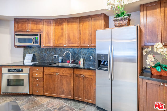 7301 Vista Del Mar, Playa del Rey CA: https://media.crmls.org/mediaz/1f38499e-563e-4a16-b20b-dd9f78cbc24f.jpg