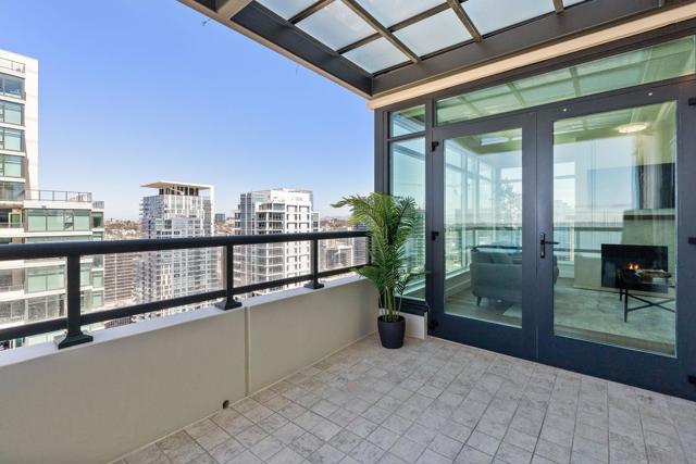 1199 Pacific Hwy, San Diego CA: https://media.crmls.org/mediaz/1f38e901-62eb-4bb5-85a3-f4dc8fe8e2cc.jpg
