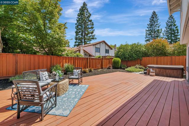 732 Graham Ct, Danville CA: https://media.crmls.org/mediaz/1f38ecc7-48de-4cc8-892d-f759856e8e04.jpg