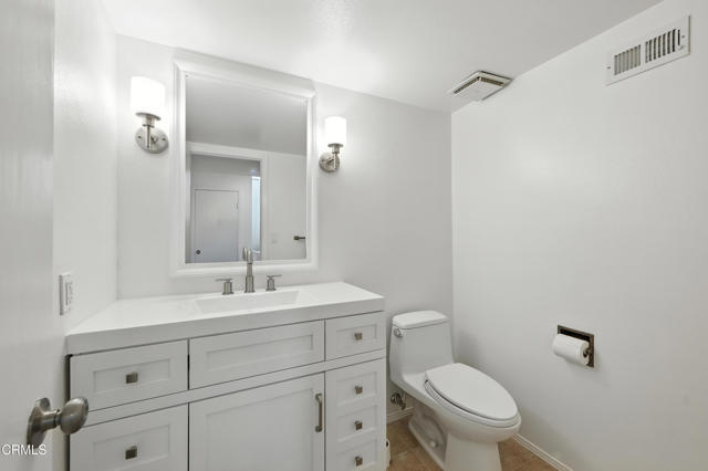 Detail Gallery Image 12 of 49 For 18731 Hatteras St #35,  Tarzana,  CA 91356 - 3 Beds | 2/1 Baths