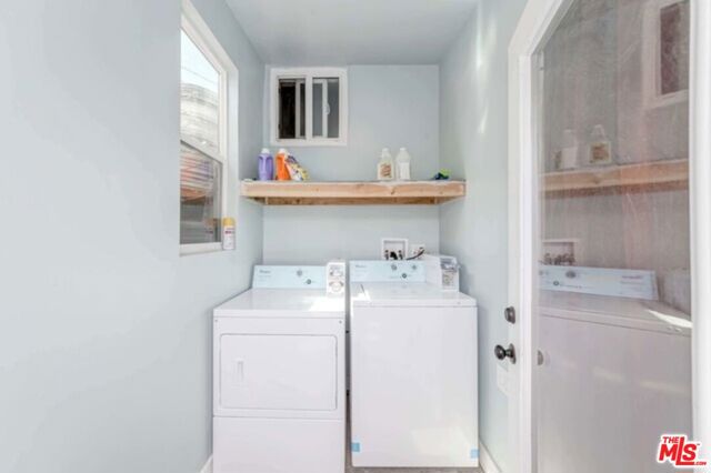 1726 W 37th Place, Los Angeles CA: https://media.crmls.org/mediaz/1f39922a-e0d5-47fc-a1ff-4b0fb16415eb.jpg