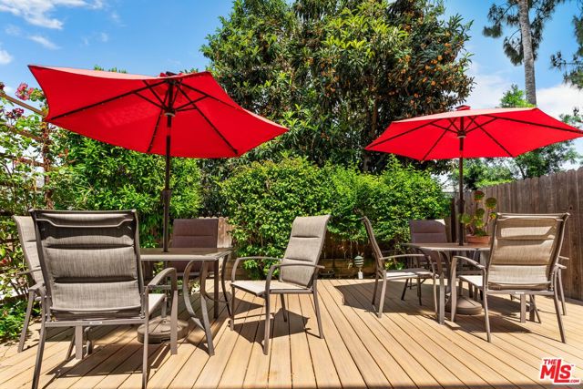 4660 Coldwater Canyon Avenue, Studio City CA: https://media.crmls.org/mediaz/1f3a81ad-965c-4244-9a87-89340e33b813.jpg