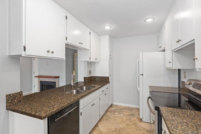 Detail Gallery Image 11 of 22 For 3476 Monroe Ave #10,  San Diego,  CA 92116 - 2 Beds | 1 Baths