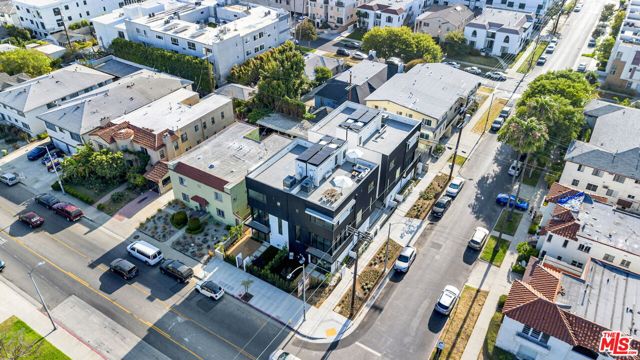5868 Saturn Street, Los Angeles CA: https://media.crmls.org/mediaz/1f3b37be-5523-43a0-bd61-552630e2aa23.jpg
