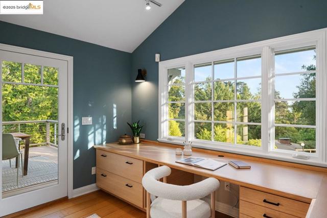 6452 Ascot Dr, Oakland CA: https://media.crmls.org/mediaz/1f3b83aa-72ac-403c-9a29-79f33c23f7b5.jpg