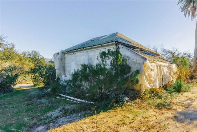 371 Calabasas Road, Watsonville CA: https://media.crmls.org/mediaz/1f3be3f7-0590-4942-a254-923070353107.jpg