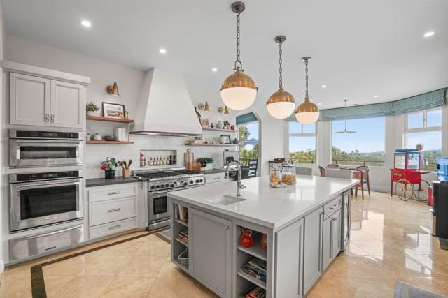10636 Birch Bluff Ave, San Diego CA: https://media.crmls.org/mediaz/1f3bea37-d425-4f57-9452-ce5077f3fae2.jpg