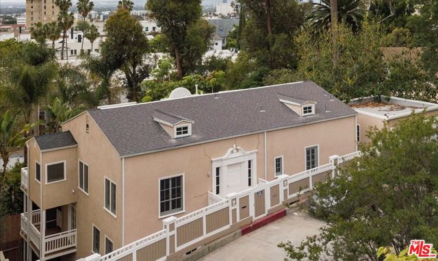 6612 Emmet Terrace, Los Angeles CA: https://media.crmls.org/mediaz/1f3c0aab-e093-4eb5-8b66-39a6760193db.jpg