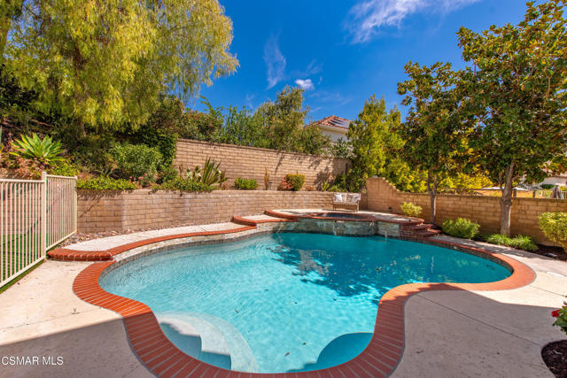 32711 Wellbrook Drive, Westlake Village CA: https://media.crmls.org/mediaz/1f3c331d-a21f-4d63-9fa7-4451c7eea149.jpg