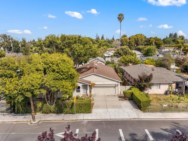 2154 Dumbarton Avenue, East Palo Alto CA: https://media.crmls.org/mediaz/1f3c6b90-3897-4695-92d6-5d82f69161e7.jpg
