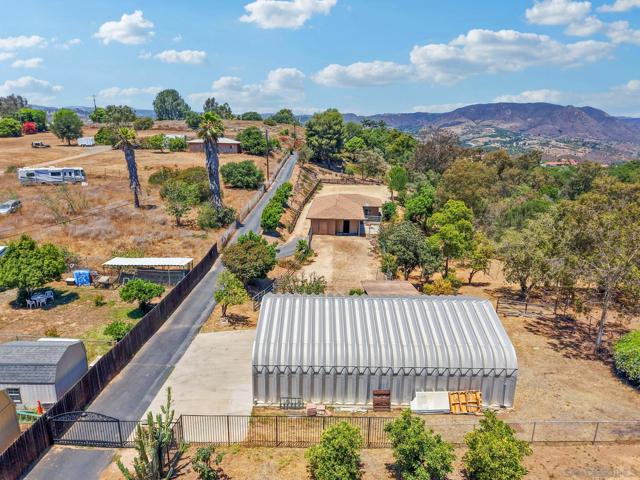 974 Via Hillview, Fallbrook CA: https://media.crmls.org/mediaz/1f3c78b4-b713-4440-b850-0059185ebccd.jpg
