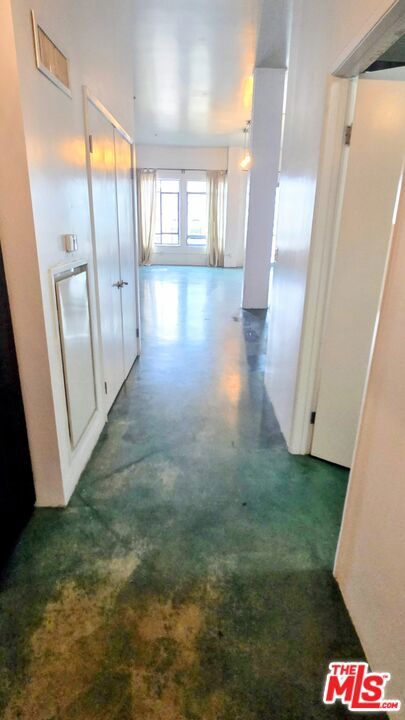 849 S Broadway, Los Angeles CA: https://media.crmls.org/mediaz/1f3d12c7-9748-4163-88c2-2766e951b723.jpg