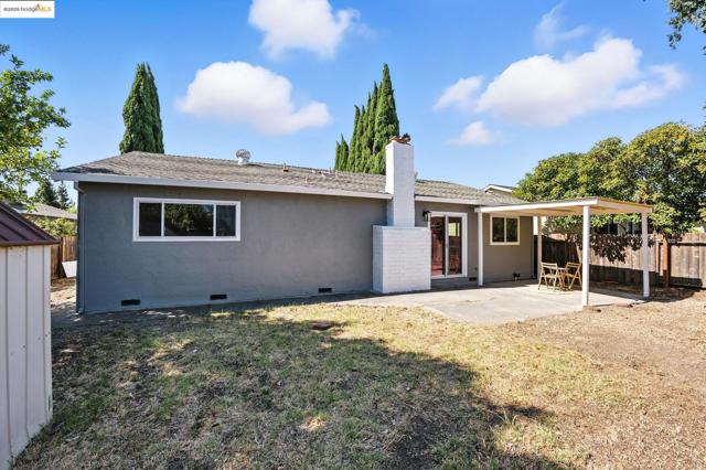 96 Coral Ln, Suisun City CA: https://media.crmls.org/mediaz/1f3e7c19-29b1-421a-805c-d585d8b15b57.jpg