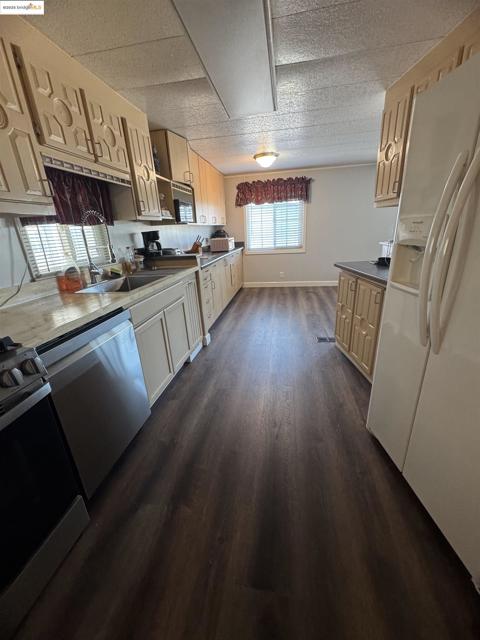 137 Zartop, Oakley CA: https://media.crmls.org/mediaz/1f3f2363-4c9c-4031-aaaa-d436b15b0402.jpg