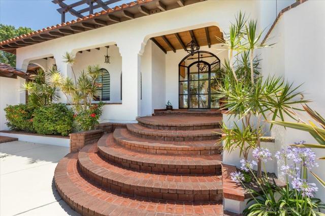 2103 Sunnyside Ave, El Cajon CA: https://media.crmls.org/mediaz/1f3f70da-2610-494e-9ea3-b33586491748.jpg