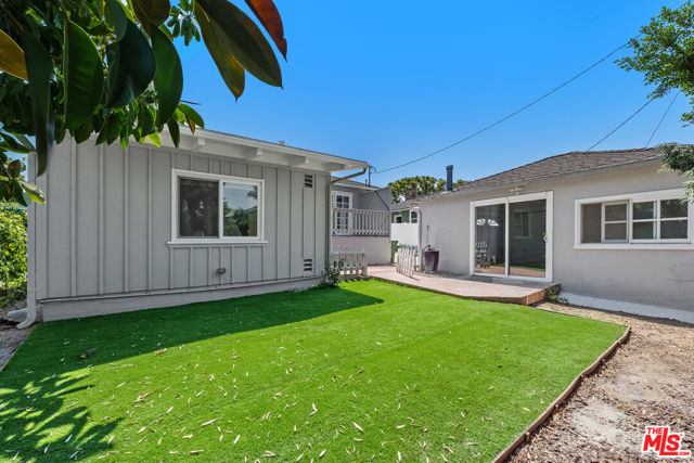 769 Wildomar, Pacific Palisades CA: https://media.crmls.org/mediaz/1f3f8894-e23e-40eb-be27-f8e10a67d1e1.jpg