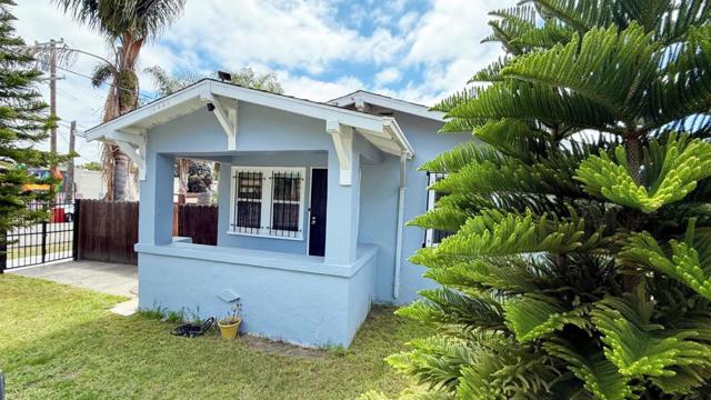 10923 Foothill Boulevard, Oakland CA: https://media.crmls.org/mediaz/1f3fa01e-bdca-4cd4-94d9-e264e958896f.jpg