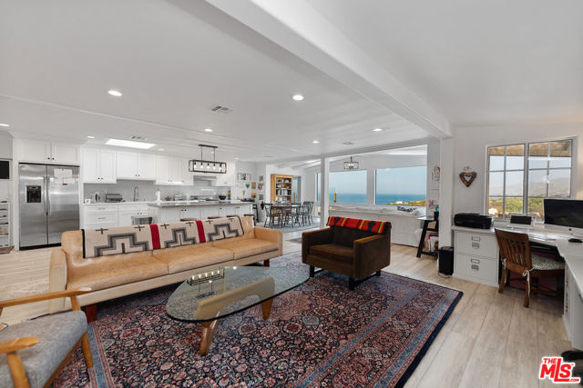 29500 Heathercliff Road, Malibu CA: https://media.crmls.org/mediaz/1f3ff75f-2c07-4637-a74a-04c420963a15.jpg