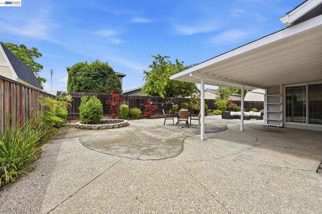 6387 Narcissus Ave, Newark CA: https://media.crmls.org/mediaz/1f40b10b-1ca7-46a5-b0ce-c4a4488056ce.jpg