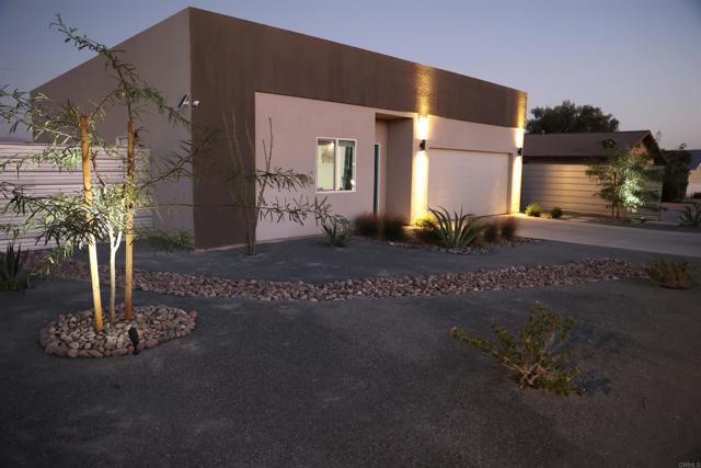 13826 Caliente Drive, Desert Hot Springs CA: https://media.crmls.org/mediaz/1f41091a-e5cf-48b6-a9da-a6db69406106.jpg