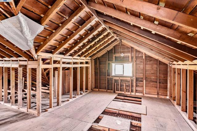6831 Dairy Ave, Newark CA: https://media.crmls.org/mediaz/1f418992-0220-499f-be04-1388a2022b14.jpg