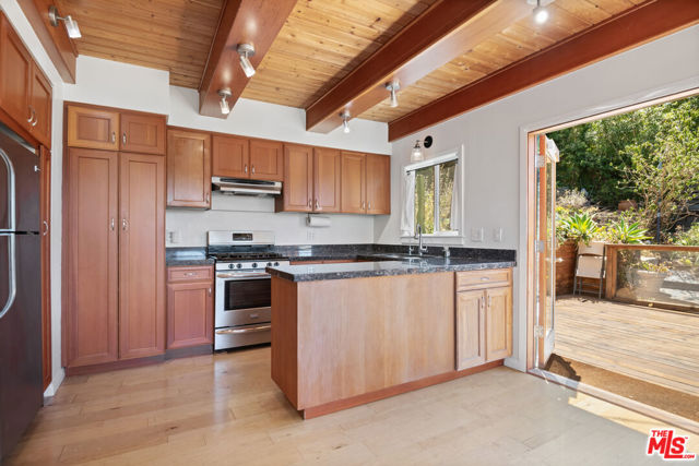 1212 Fernwood Pacific Drive, Topanga CA: https://media.crmls.org/mediaz/1f41b6e5-2992-4c39-803c-79e8b6bd9e81.jpg