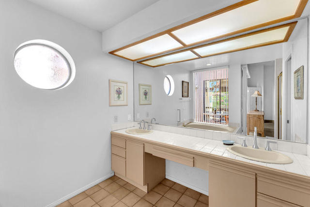 78565 Vista Del Fuente, Indian Wells CA: https://media.crmls.org/mediaz/1f422f4c-59e5-4a56-98f2-aa37ae19970b.jpg