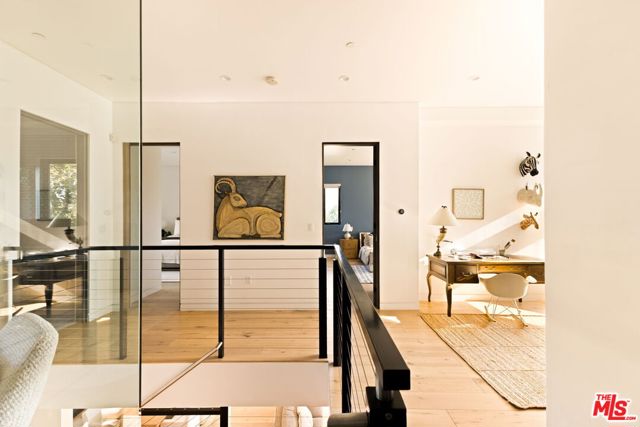 425 N Alfred Street, Los Angeles CA: https://media.crmls.org/mediaz/1f43236a-8a27-41ef-887c-249b7e2aab0e.jpg