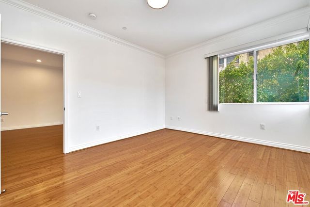 3061 W 12th Place, Los Angeles CA: https://media.crmls.org/mediaz/1f43ee86-4018-43d7-8b9c-c6dd4914d50c.jpg