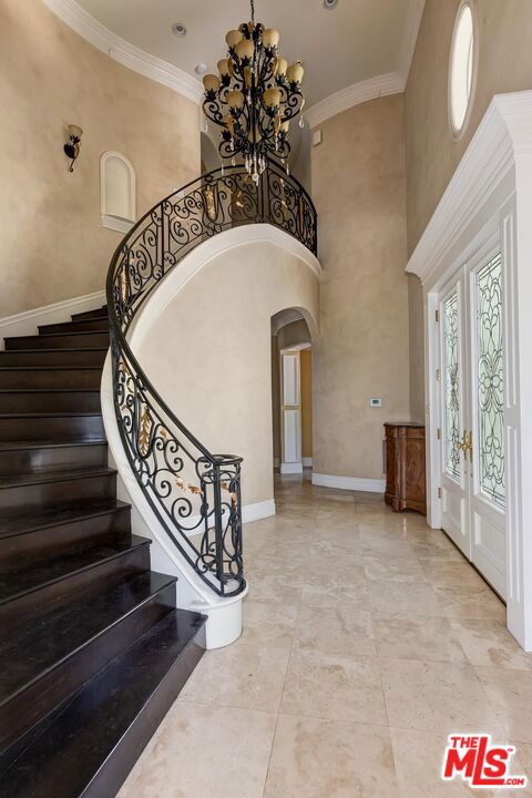 732 Saint Katherine Drive, La Canada Flintridge CA: https://media.crmls.org/mediaz/1f43f91a-8afa-4882-b74d-04f709dc5ec8.jpg
